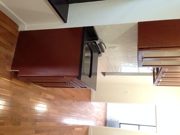 3rd image of 250 W 21st St APT 4