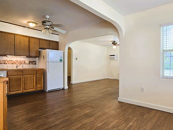 5th image of 8 W Hillcrest Ave