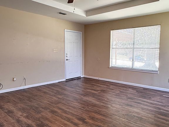 5th image of 2527 Westminster Dr