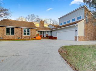 1955 Sandcroft Dr, Charleston, SC 29407