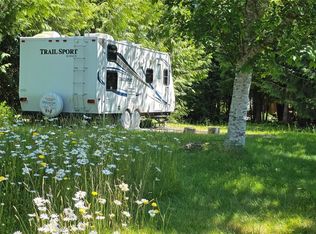 1070 7th St, Cumberland, BC V0R1S0