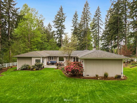 5th image of 14924 206th Ave NE