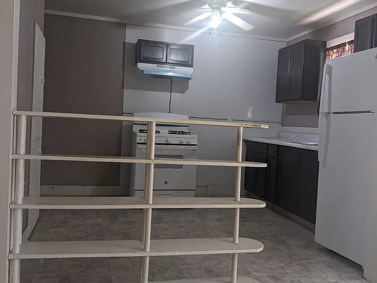 802 McCreight St — Photo 10