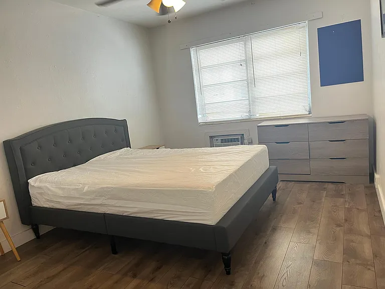 7630 Byron Ave #5 — Photo 12