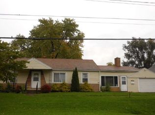 1015 Cresceus Rd, Oregon, OH 43616