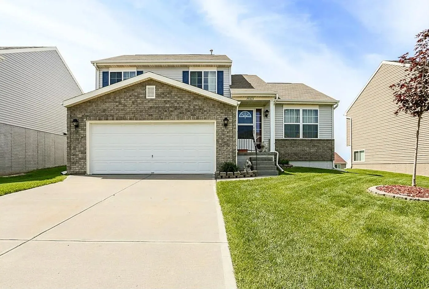 3 bed, 2.5 bath, 1600 sqft, $2,095 — Photo 1