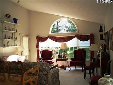 2nd image of 808 Holly Oak Ln
