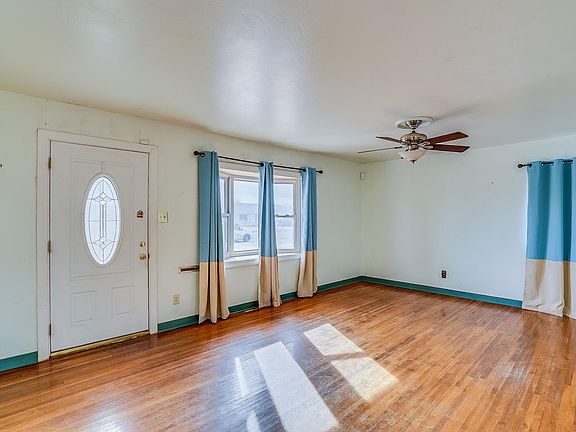 5th image of 632 W Wilson Ave