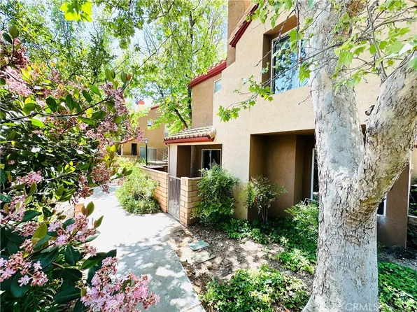 22703 Copper Hill Dr Unit 2, Santa Clarita, CA 91350