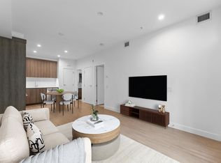 2060 Curling Rd #111, North Vancouver, BC V7P 0E1