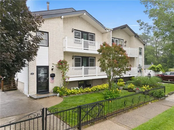 169 Redgrave Avenue image 2 of 31