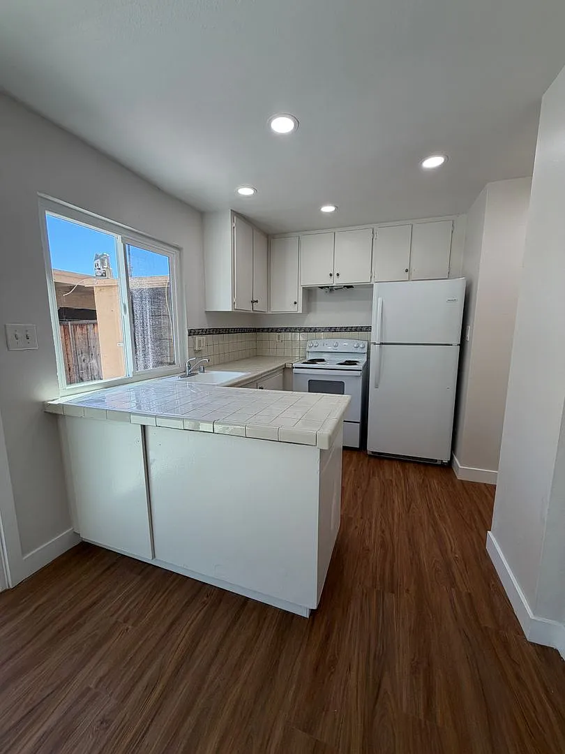 Updated 3 bed/1.5 bath townhome in Blossom Valley — Photo 1