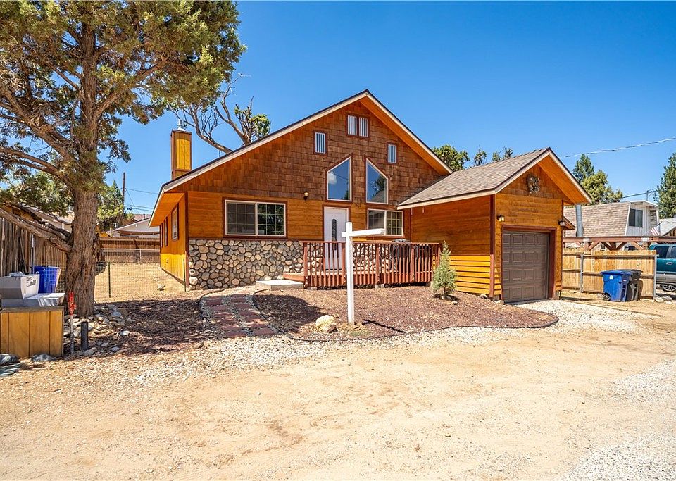1st image of 969 Hemlock Ln