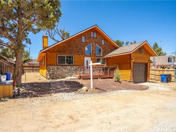 969 Hemlock Ln, Big Bear City, CA 92314