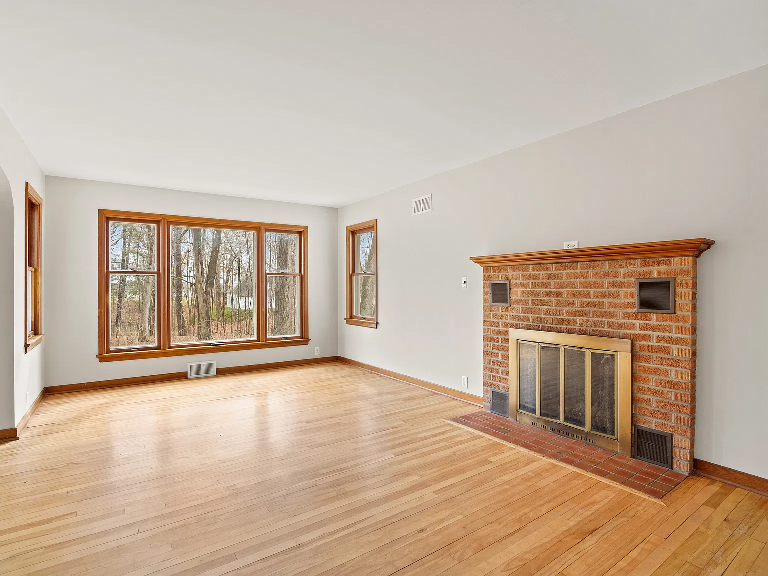 3 bed, 2000 sqft, $3,200 — Photo 2