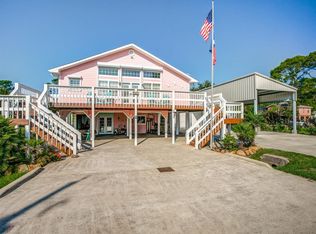 1010 Floyd St, Anahuac, TX 77514