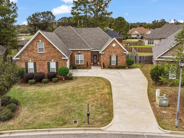 921 Fireside Dr, Prattville, AL 36067