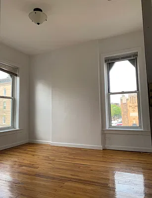 Rented by EXR | media 19