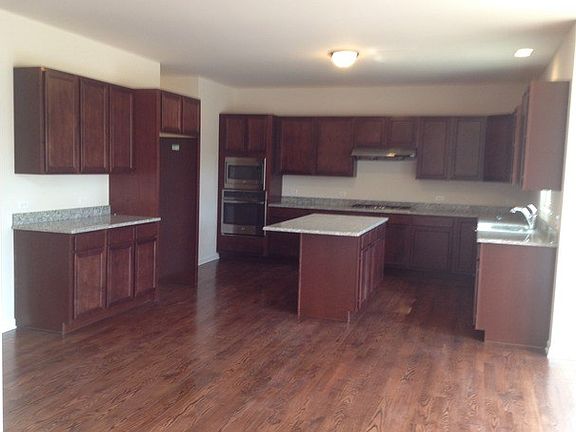 5th image of 4231 Honey Locust Dr