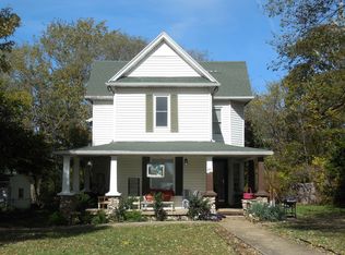 817 E Burford St, Marshfield, MO 65706