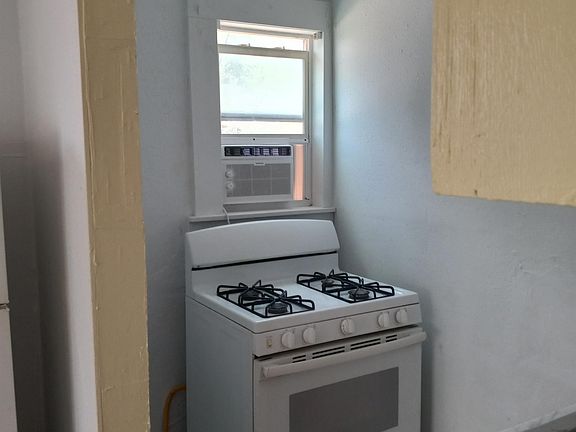 4th image of 9714 Heidelberg St Unit 2