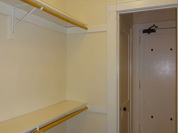 4th image of 507 E 14th St APT 15