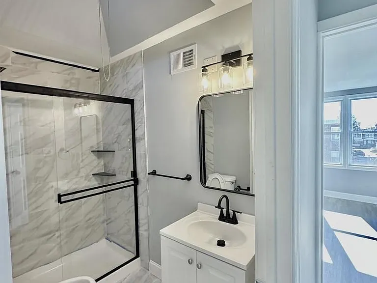 231 Calvert St — Photo 6