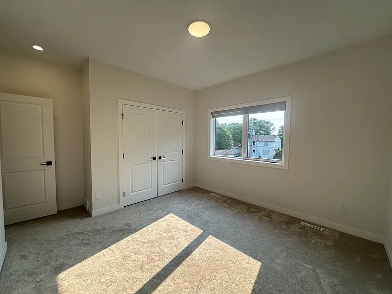 325 Lockwood St — Photo 19