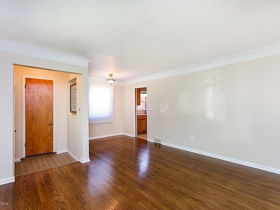 5th image of 48440 Bluebird Dr