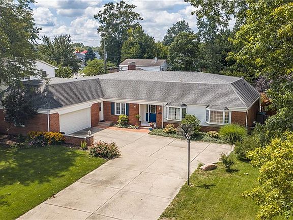 3rd image of 1407 Durham Dr