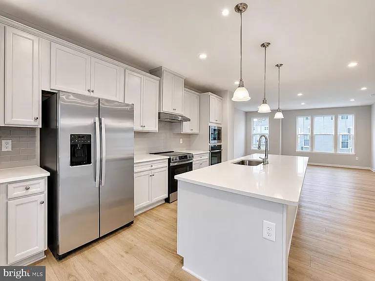 4843 Berryfield Ln — Photo 6