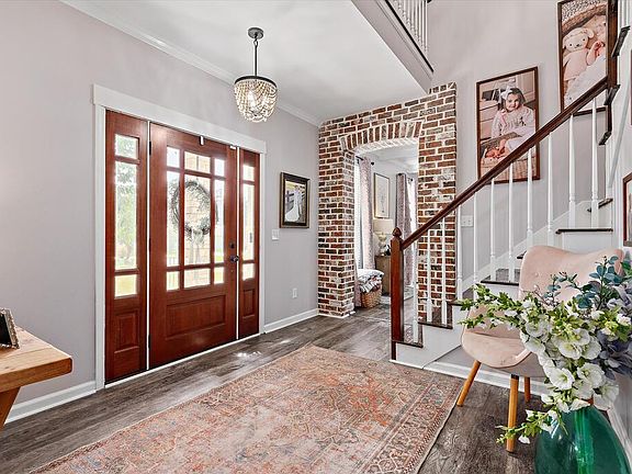 3rd image of 123 Waterford Pl