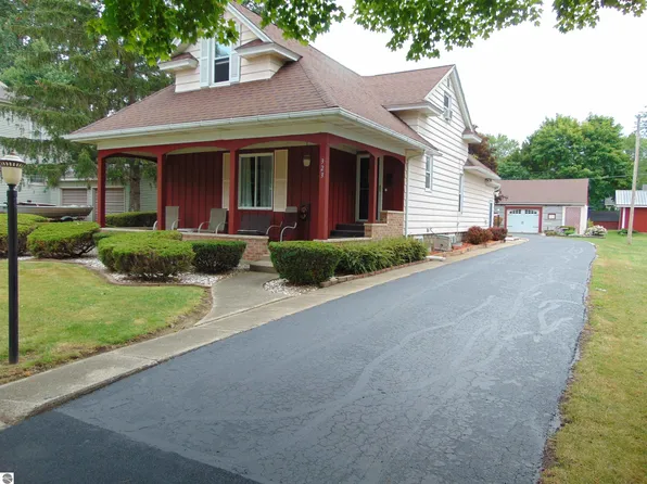 323 S Main St, Ithaca, MI 48847