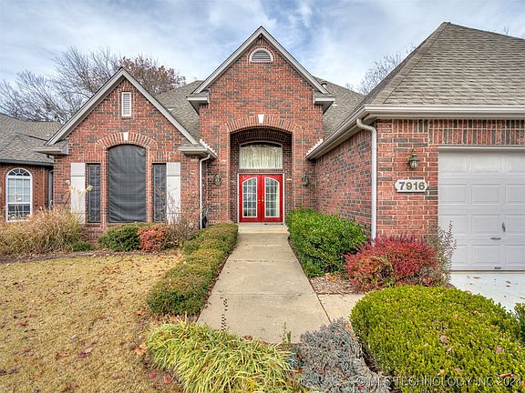 2nd image of 7916 E Freeport Pl