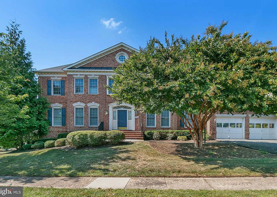 1st image of 8362 Sapphire Lakes Ct