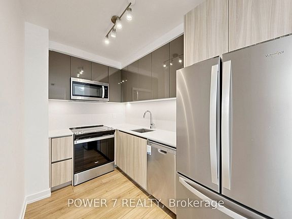 4th image of 3100 Keele St #814