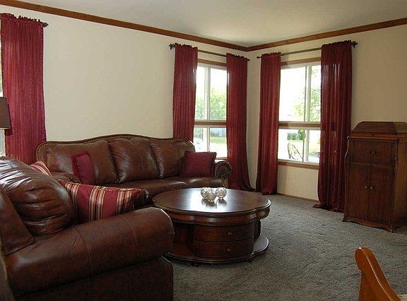 2nd image of 805 Appletree Ct