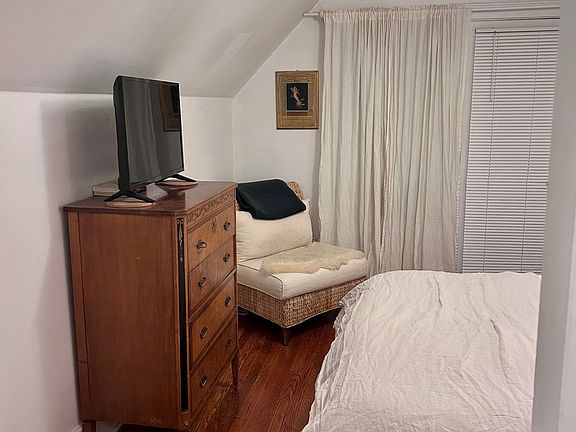 4th image of 23 Fairfield Ave APT 3