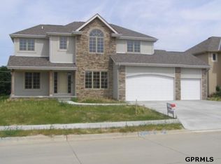 12105 S 48th Ave, Papillion, NE 68133