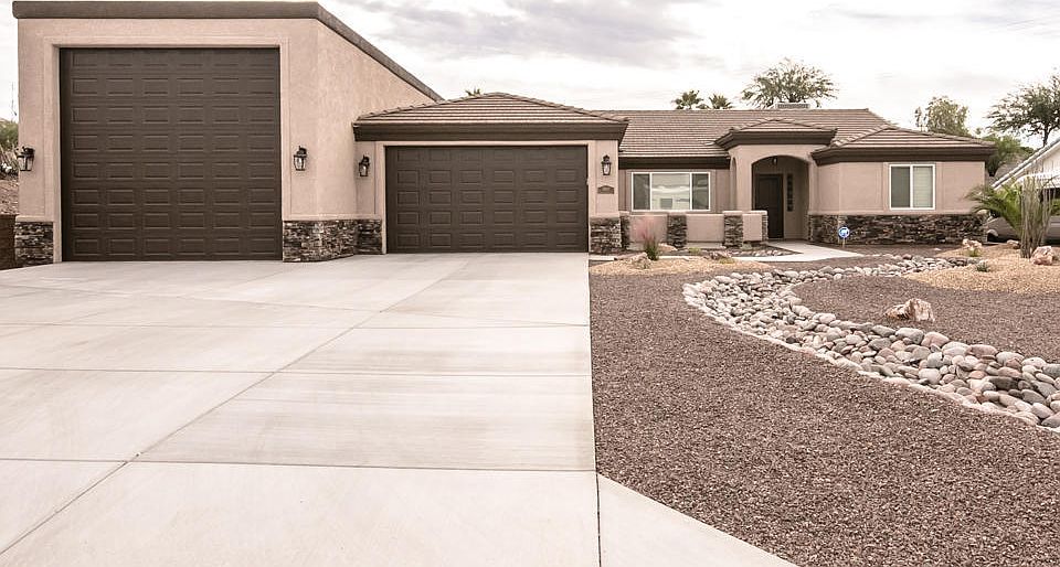 1st image of 3425 Desert Lake Dr