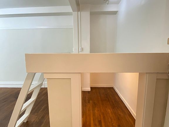 2nd image of 424 Jones St #858ea3703