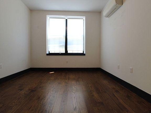 4th image of 702 Rogers Ave #A