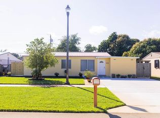 2028 Bridgeman Dr, West Palm Beach, FL 33409