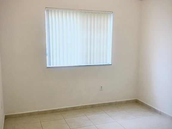 4th image of 7320 NW 114th Ave APT 107