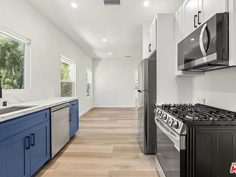 1305 Lucile Ave #3 — Photo 8