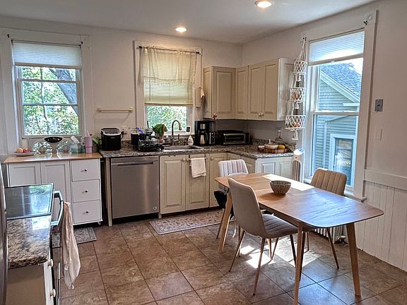2nd image of 36 Lexington St Unit 1