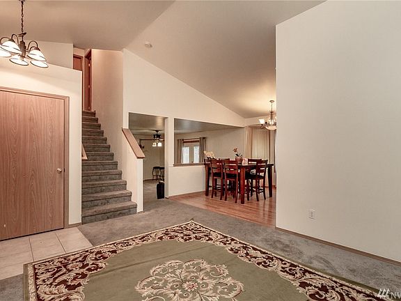 4th image of 17519 17th Ave E
