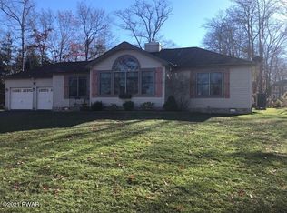 111 Tomnoddy Dr, Tamiment, PA 18371
