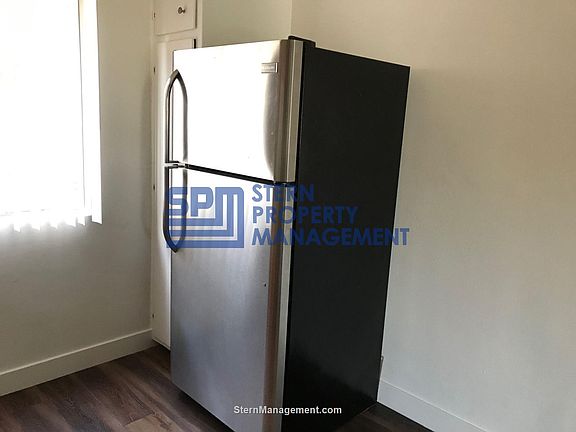 5th image of 1248 N Las Palmas Ave APT 1