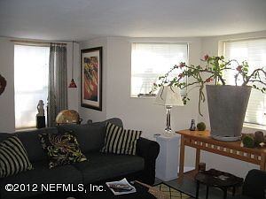 5th image of 216 Saint Johns Ave
